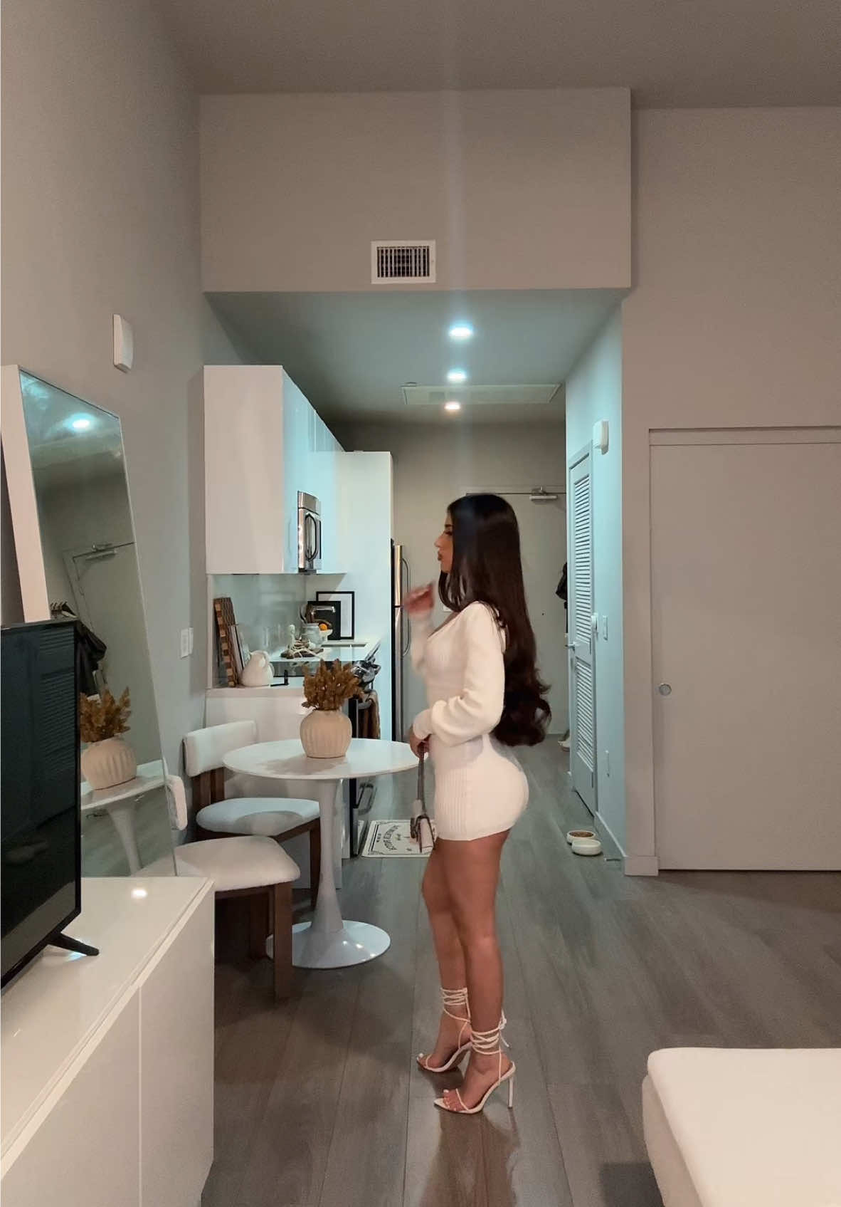 🤍🤍 #datenightoutfit 