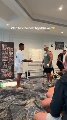 Who do you think had the best handshake? 🤝 #kiwis #itrunsdeep #nrl #nrltiktok 