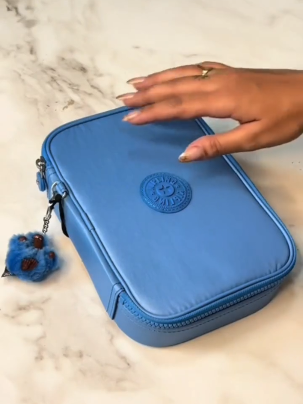 Dê uma olhada em Estojo De Lápis Escolar Juvenil Box Jumbo Nylon Táctico Grande com Divisória por R$16,49 - R$21,99. Compre na Shopee agora! #estojo #lapis #escolar #divisoria #juvenil 