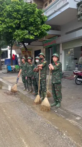 Quân Đội ta từ nhân dân mà ra, vì nhân dân mà chiến đấu 🥰❤️🇻🇳 #quandoinhandanvietnam #baobualoi #bodoi #fyp #foryou 