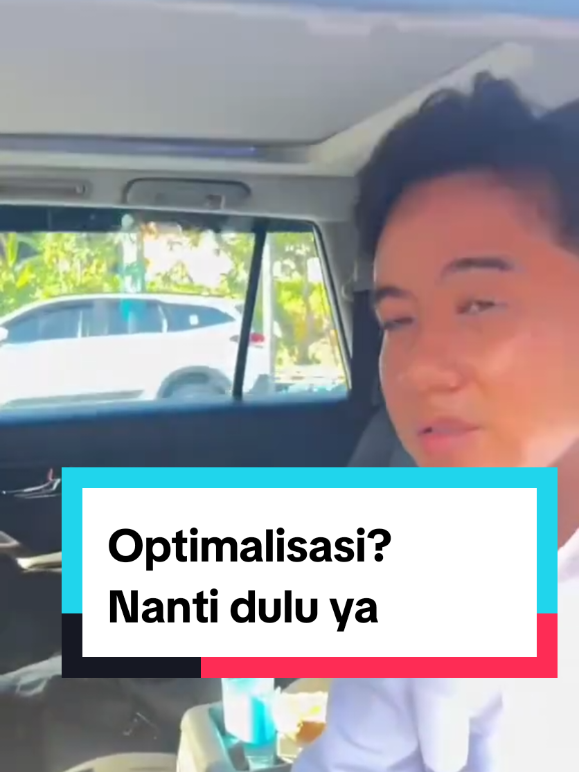 Tolong jaga marwah Wakil Presiden kita Kalo mau bertanya, tanya yang gampang2 aja, jangan pake istilah yang susah. Tanya nama2 ikan, nama2 kartun atau mainan misalnya...ya...ingat..demi kemaslahatan bangsa . . #gibranrakabuming #gibranrakabumingraka #wakilpresiden 
