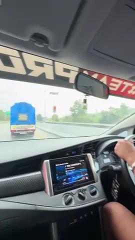 Cwe emang gitu #innova#2gdinnovareborn#innovadiesel#dieselpower#2gdinnova 