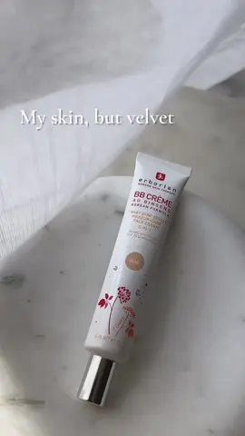 #LTKFind A beauty balm that feels like air - but transforms like magic. @Erborian_USA BB Cream in Clair glides on effortlessly: soft matte finish, blurred pores, even tone. With SPF 20, it’s skincare and makeup in one elegant step. French science meets Korean innovation - and my skin says merci. #romanoffbeautyclub #Erborian #BBCreamClair #MySkinButBetter   Follow my LTK @kate_romanoff on the @shop.LTK app to view this post and get my exclusive app-only content!   @ErborianUSA  @shop.ltk https://liketk.it/5r70k
