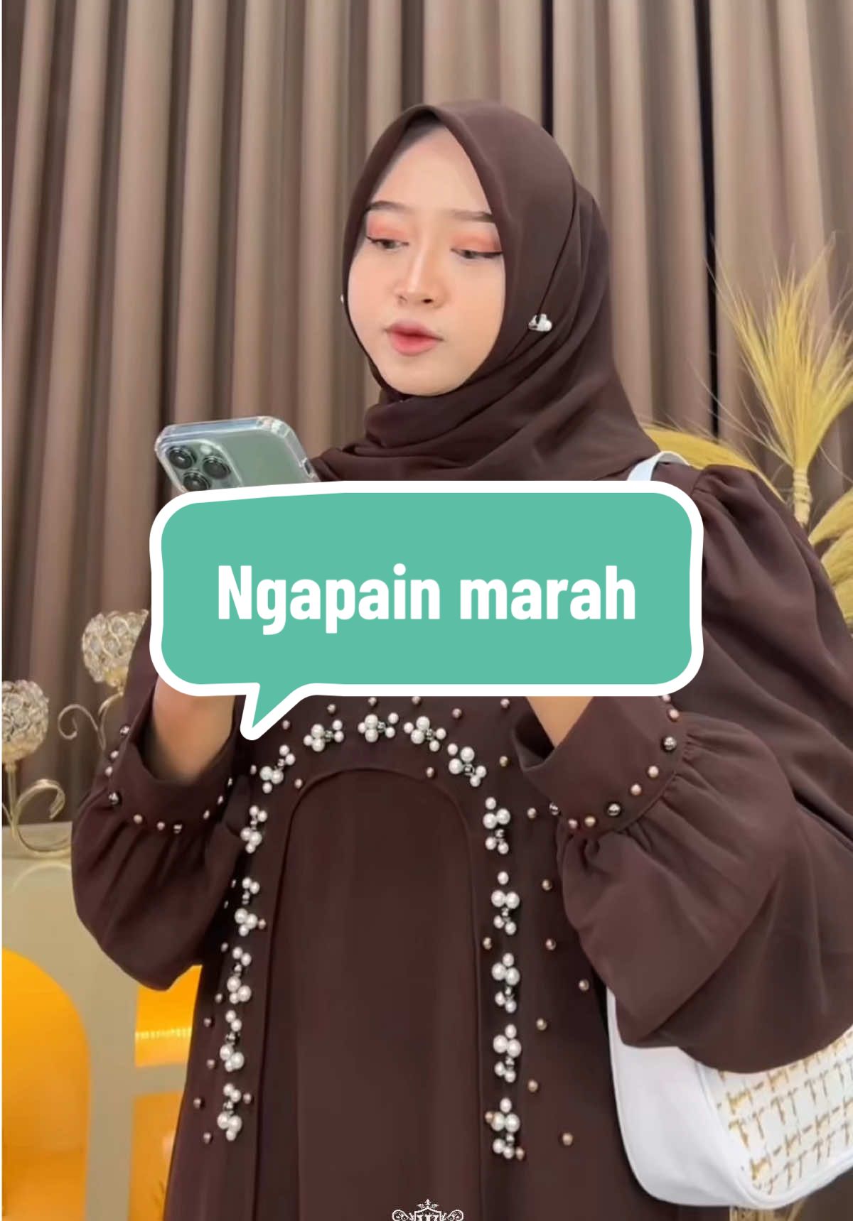 Jadi cewe tuh harus high value di penampilan dan sikap. Meski dalem hatinya agak berat 😭 Pake gamis aja dulu #widyafashion #cewekidaman #gamis #fyppppppppppppppppppppppp #gamiskekinian 