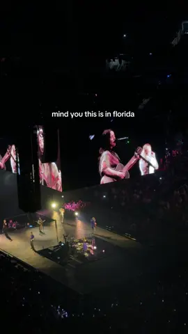 @BILLIE EILISH TV Orlando Kia Center October 14, 2025 #billieeilish #hmhas #hmhastour #billieeilishorlando #tvbillieeilish 