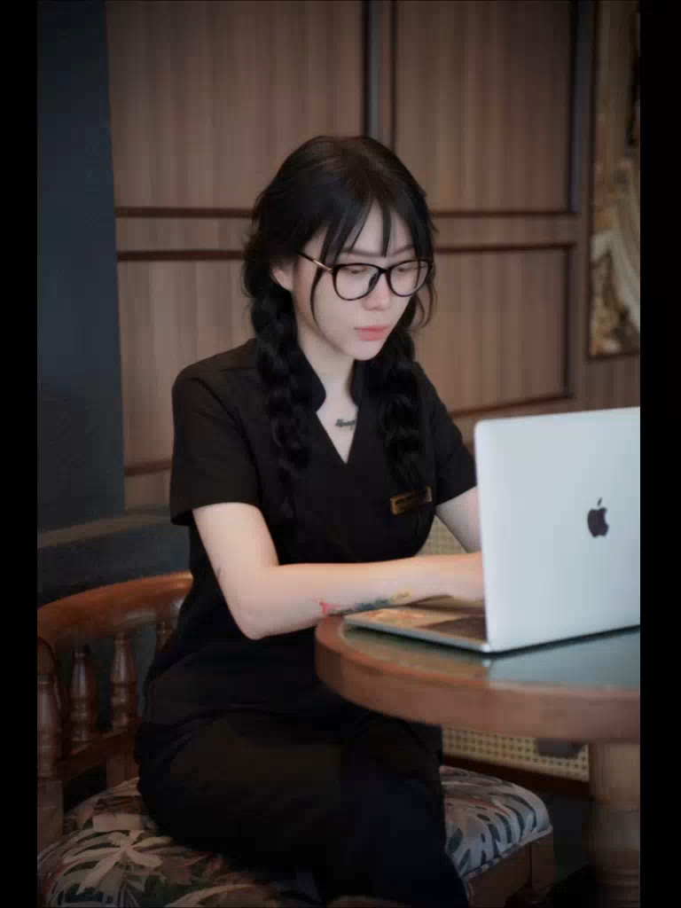 Hãy làm việc bằng chính khả năng của bạn, vì sẽ có một ngày bạn sẽ là mơ ước của người khác💗