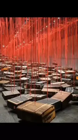 Kasus YML  semakin di telusuri semakin Menakutkan.  Kabarnya dia di Bantai di MUSIUM SENI 798 BEIJING.Bahkan disana begitu banyak Koleksi yang sangat menyerupai manusia ASLI.  Bahkan semasa YML  hidup pernah kesana Album Foto.  Mingkin ini juga merupakan salah Rahasia Terbesar yang di Ketahui YML#yumenglong #justiceforyumenglong #saveyumenglong #alanyu #musiumseni798 #
