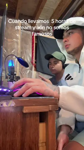 Cuando llevamos 5 horas de stream y aún no somos famosos @DuoVibe77 en kick  #kick #directo #reaction #perseverancia 