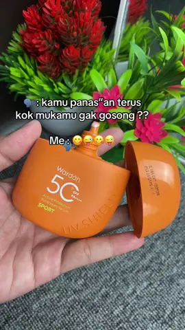 Sunscreen spf 50++++ yang bikin wajah tetep terlindungi dari paparan sinar uv #sunscreen #sunscreenwardah #sunscreenwardahorange 