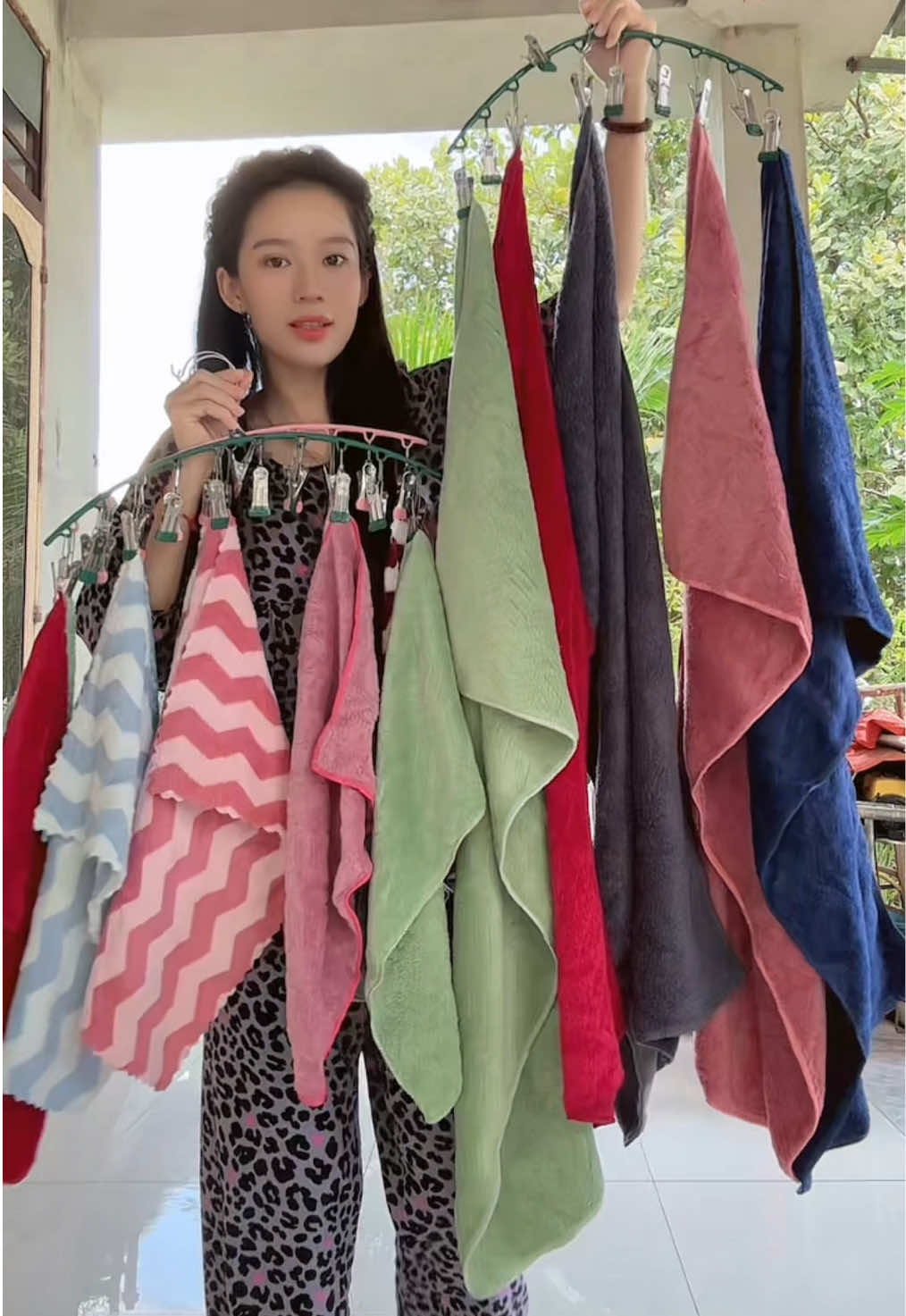 💦 Khăn tốt không cần nói nhiều – chỉ cần sờ là biết xịn liền!#khantam #giadung 