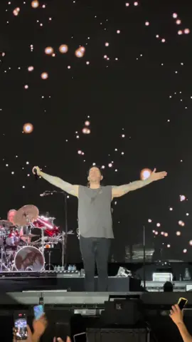 @avengedsevenfold  This song hits me hard 😭🙏🏼  #avengedsevenfold #sofaraway #a7x  #fyp #music 