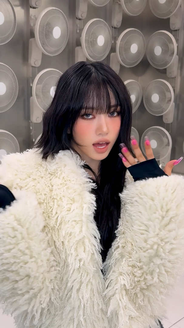 Got me burning 🥶🔥 #MEOVV #미야오 #BURNINGUPchallenge #BURNINGUP #MEOVV_BURNINGUP 