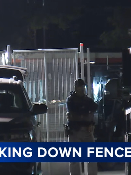 Crews appeared to start dismantling the Broadview Immigration and Customs Enforcement facility fence late Tuesday night, ahead of an 11:59 p.m. Tuesday deadline set by a judge. #news #chicagonews #broadview #ice #immigration