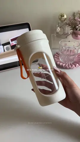 my fave mango shake using my fave portable shake blender! 🥭✨ #portableblender #blender #mangoshake #fyp #viral 
