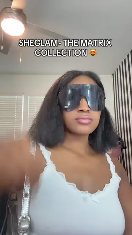 Wow this one product can be used as blush and lipstick 😻 it fits in the purse soo easily🤣🥰 @SHEGLAM  #SHEGLAM #SHEGLAMXTHEMATRIX #sheglamcruetlyfree #sheglampartner #sheglamcollection 