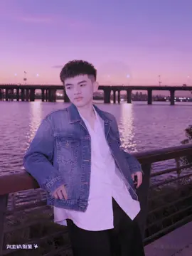 Có người đem lòng yêu cả dòng sông vì họ chưa thấy biển cả, riêng anh thấy cả dãy ngân hà nhưng trong lòng chỉ chứa 1 vì sao#xuhuong #tym❤️ #cmtvd nha