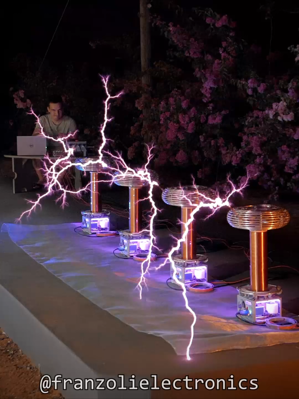 Popeye Theme (1960 version) performed by musical tesla coil quartet! #franzolielectronics #highvoltage #tesla #easyflyback #coolflyback #teslacoil #drsstc #DIY #alphadrmarkiv #plasmaspeaker #popeye 