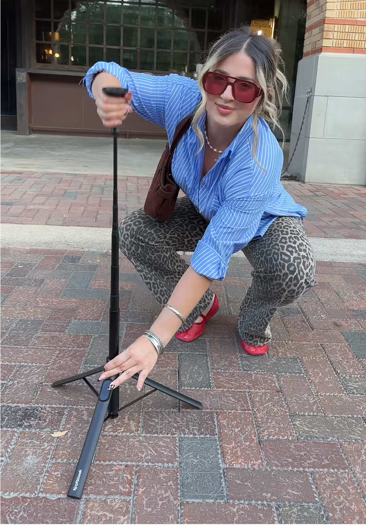 Fast, easy & compact! My dream tripod cute!! #tripodstand #magsafe #tripod #easytouse #musthaves