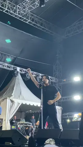 Mengapa 🥀 #mengapa #ronyparulian #konserlampung #unilifereunion2025 #fyppppppppppppppppppppppp 
