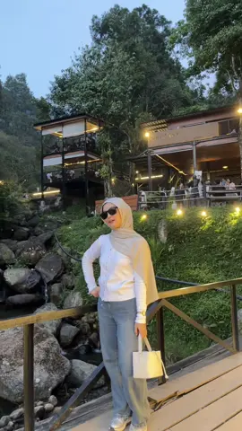 Bogor se candu itu ya apalagi sama kamu #sanubaricoffe #bogor #outfit #fypage #OOTD 