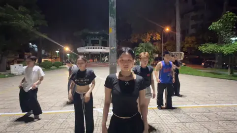 ⛔️⛔️ New dance challenge alert‼️‼️  Dc: @Duy Le  Nhảy ngay thôi nào!! 😈😈😈 #GDTcrew #dancechallenge #hollabackgirl #fyp #viral 