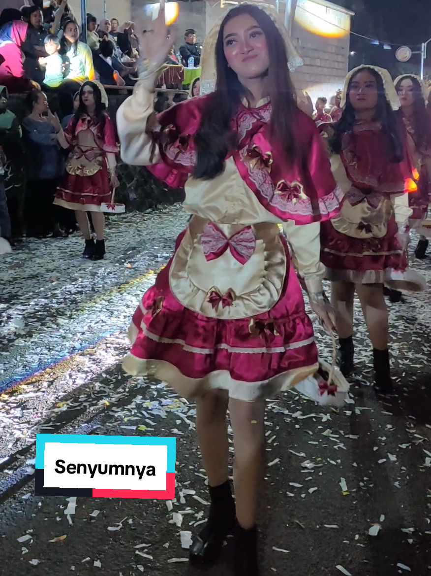 Senyum Manis Mbak Mbak Ngadirejo Ngantang. #viral #fyp #fypシ #karnaval #soundviral 
