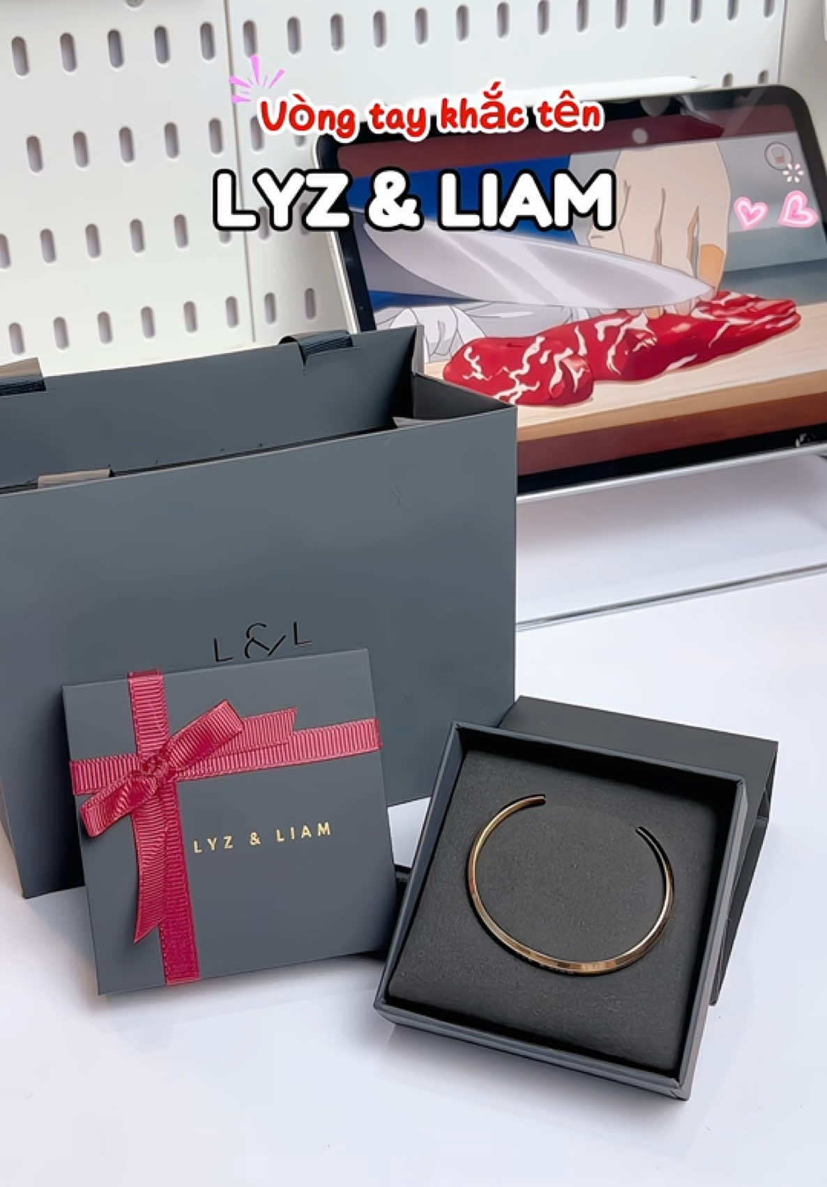 Chiếc vòng khắc tên ý nghĩa cho các cặp đôi ✨ #vongtaykhacten #lyzandliam #quatang20thang10  #quatangnguoiyeu #trangsuc 
