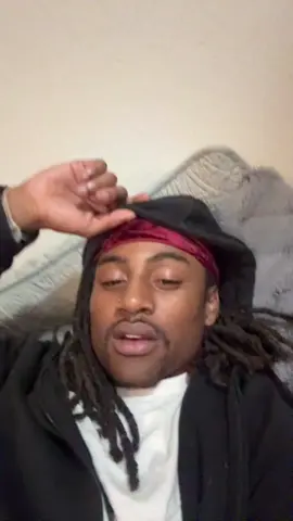 Many is this song so addicting😑😵‍💫