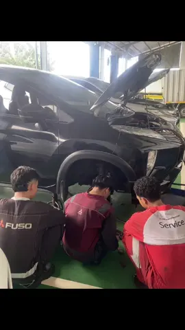 beda seragam satu pekerjaan#fuso #fyp #mekanik 