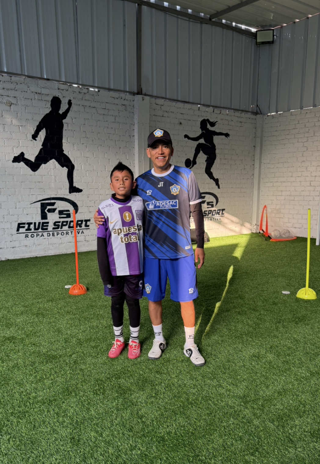 Martes de Tecnificación Personalizada con nuestro alumno @Santi Garcia E de la CAT. 2016. 💙⚽️ #futbol #tecnificacion #carabayllo #personalizado #carabayllo 