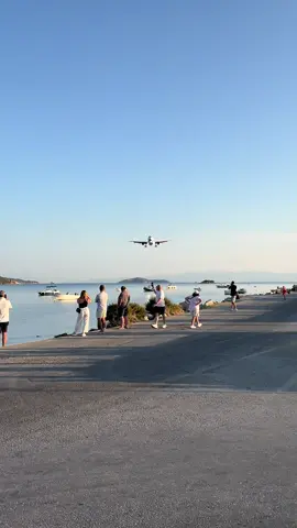 Sunclass Airlines Airbus A321-211 landing in Skiathos.  #skiathosairport #airbusa321211 #sunclassairlines #aviation #jkgaviation  @Ving Sverige @steven_ aviation.xx @Francesco Squatrito @‍ @lp_planesspotting @Dream_Claudia @SebbeAVphotography @Thelawnpilot @noche_06 @✈️AviationYannick✈️ @BRN.spotter @Jonathanek10 @TheAviationGuys ✈️ 