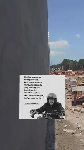 Kerjo cah, sejatine wong lanang iku hidup untuk menghidupi. #tukangbangunan #Tukangplester #Rumahsubsidi #pesonakahuripan 