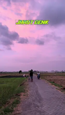 Membalas @BAROKAH E SADAM  Niki lo mas lokasi kopdar doroampel #jarotgenk #pelayang #kiteflying #tulungagung  