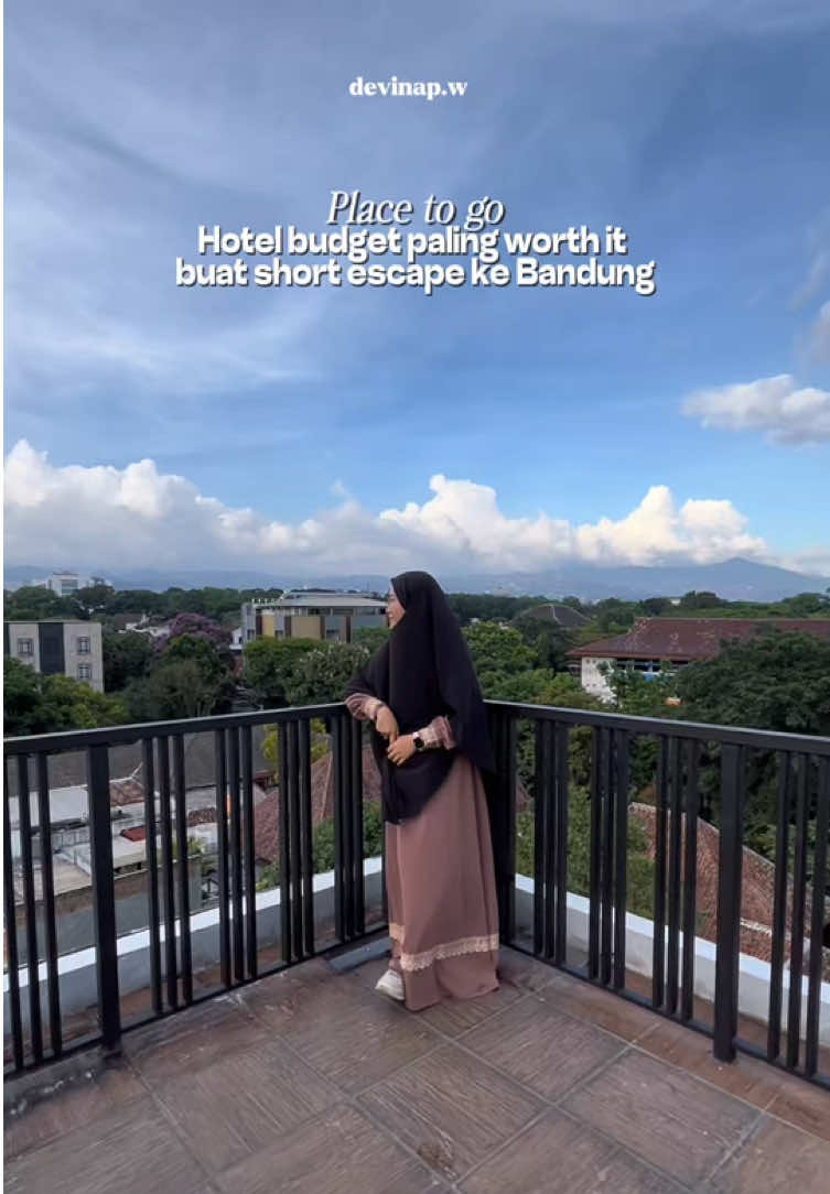 Hotel Cakep di bandung Buruan kesini deh, hotelnya affordable dan lokasinya strategis banget! Jangan lupa bookingnya via aplikasi Reddoorz dan pakai kode promo 