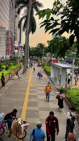 Video2nya boleh kalian ambil, buat support bahan content creator pemula, di izinin tanpa syarat. Engga usah follow. #jakarta #fyp #foryoupage #mediawb #senayan 