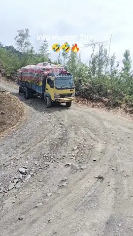 sedit²saja🤣🤣 #canter4x4papua  #lintasjayapurawamena🚛  #fyppppppppppppppppppppppp  #viral 