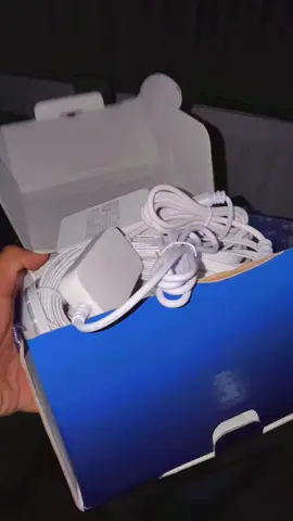 Le agregamos más luces, un total de 200ft en el carrito anaranjado puedes encontrarlas hay diferentes tonos y colores puedes jugar con los colores ❤️