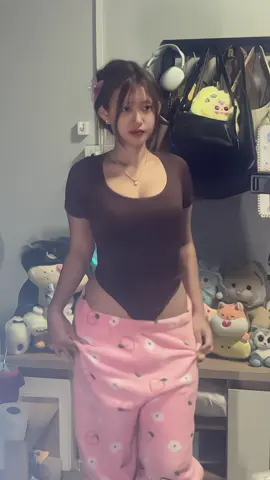 #ချစ်စရာကောင်းတာတစ်ခုပြမယ်🥺🎀 #foryoupage #fypシ゚ #fppppppppppppppppppp #အဖက်မလုပ်လဲတင်တယ်ကွာ😚😒 