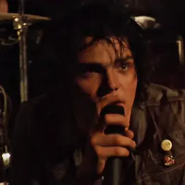 if you see the other one…pretend you didn’t | #FRANKIERO #GERARDWAY #mychemicalromance #frankieroedit #fyp 