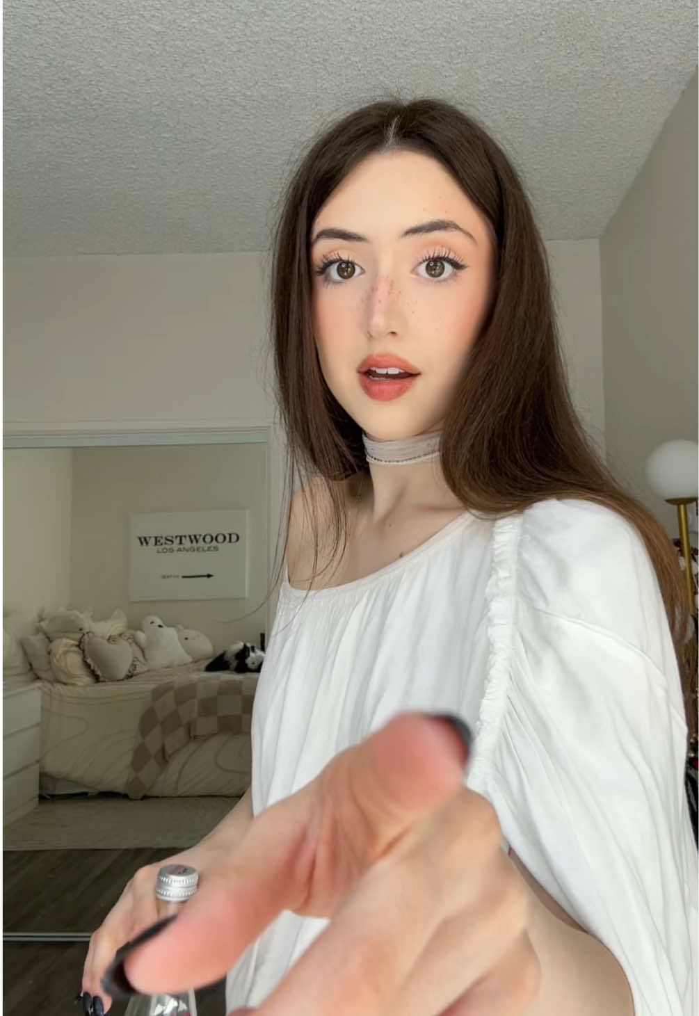 Y’all SHOWED UP AND SHOWED OUT with the Bibble memes today im actually floored. HAPPY DAY 14 LADIES I CAN’T WAIT FOR TOMORROW HEHE 🙆🏻‍♀️ #notsophiesilva #31daysofhalloween #halloweencostume #bibble #barbie bibble costume ideas 