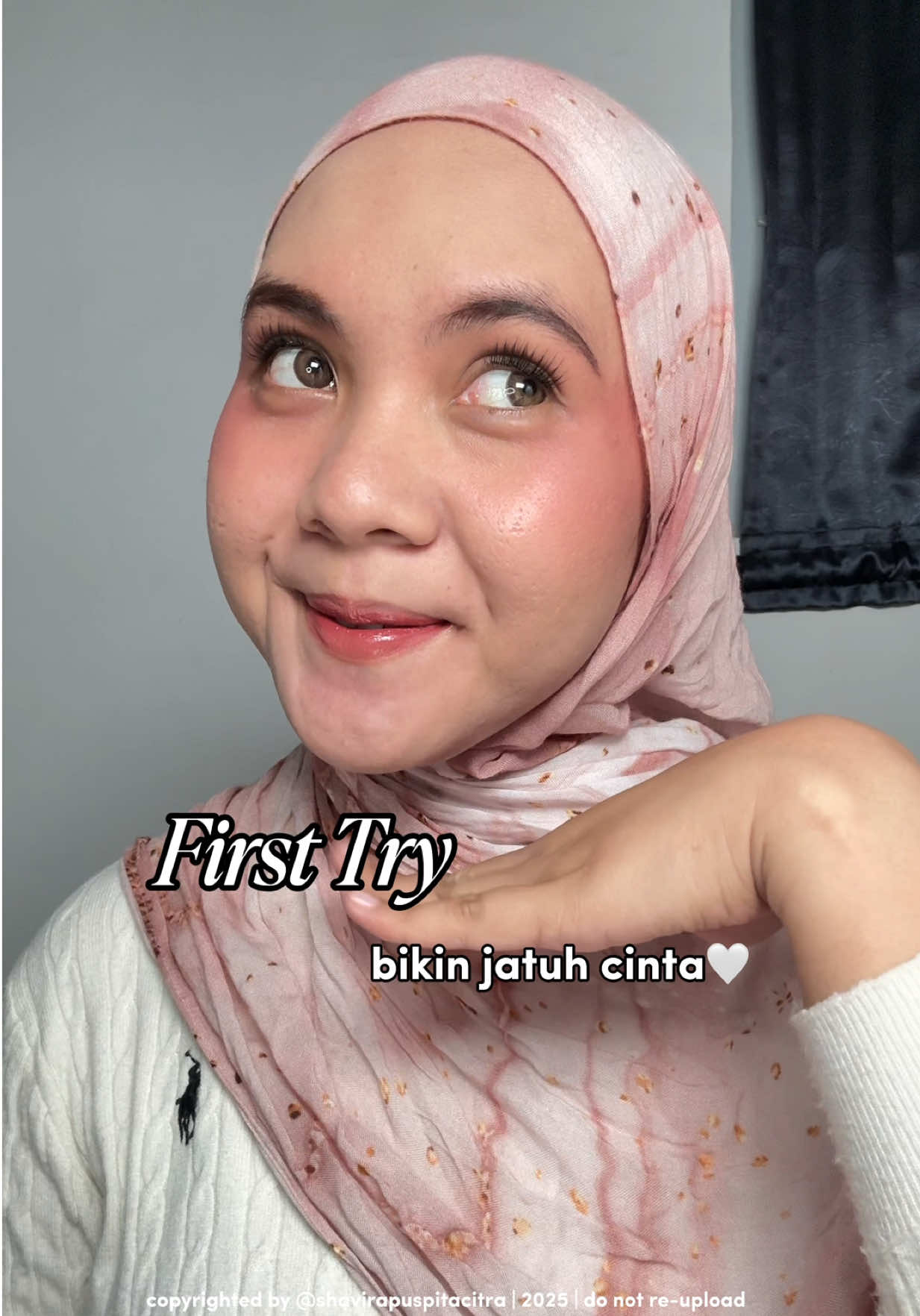 gaperlu bawa dukun dari magetan, pakai ini aja udah cantik banget🫣🫵🏻 #softlens #rekomendasisoftlens #softlensnyaman #softlenspemula #luvubble 