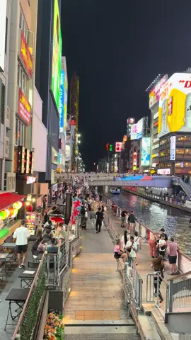 T đứng 15p đợi có nhiêu thôi đó, 1 tối bình thường của người ở Namba…:)))#dontonbori #xuhuong 