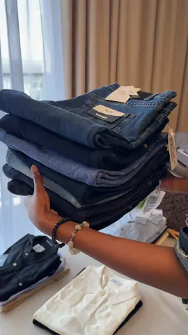 🔹Premium Non-Fade Denim Pants 🔥 🔹Built for men who value durability, comfort, and timeless style. 🔹Crafted from high-quality denim that keeps its color and shape — wear after wear. 🔹slim fit ✨ Best for: – Casual luxury looks – Weekend outings – Smart street style – Everyday confidence 📏 Sizes: 30 – 38 💸 Price: KES 3,800/- 📍 Rasumal House, 3rd Floor Shop 3F01, Tom Mboya Street – Opposite Imenti House 📞 +254 723 505 228 | +254 716 149 124 #DenimPants #NonFadeJeans #LuxuryMenswear #MensFashionKenya #OldMoneyStyle   