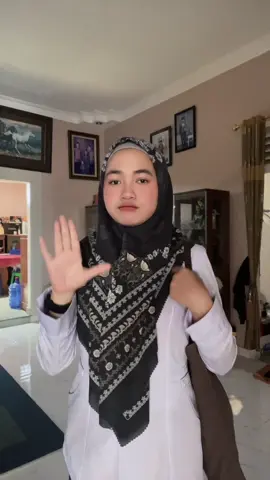 Rabu fit check🫰🏻  #namikitastore #totebagaesthetic #OOTD #fyp #gurumuda 