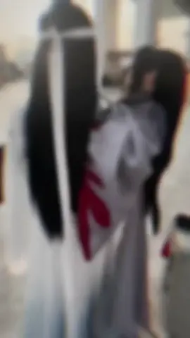 为了他，我发誓要打破三千家规，扛起三十三家鞭，在是非之中，我还是选择站在他身边，永远不转身。“Vì y，ta cam nguyện phá vỡ 3000 gia quy，chịu 33 roi gia pháp，ở giữa đúng sai thiên hạ，ta vẫn chọn đứng bên cạnh y，mãi mãi không quay đầu. #nguyanh_lamtram #madaozushi #cosplay #douyin抖音 #xuhuongtiktok 