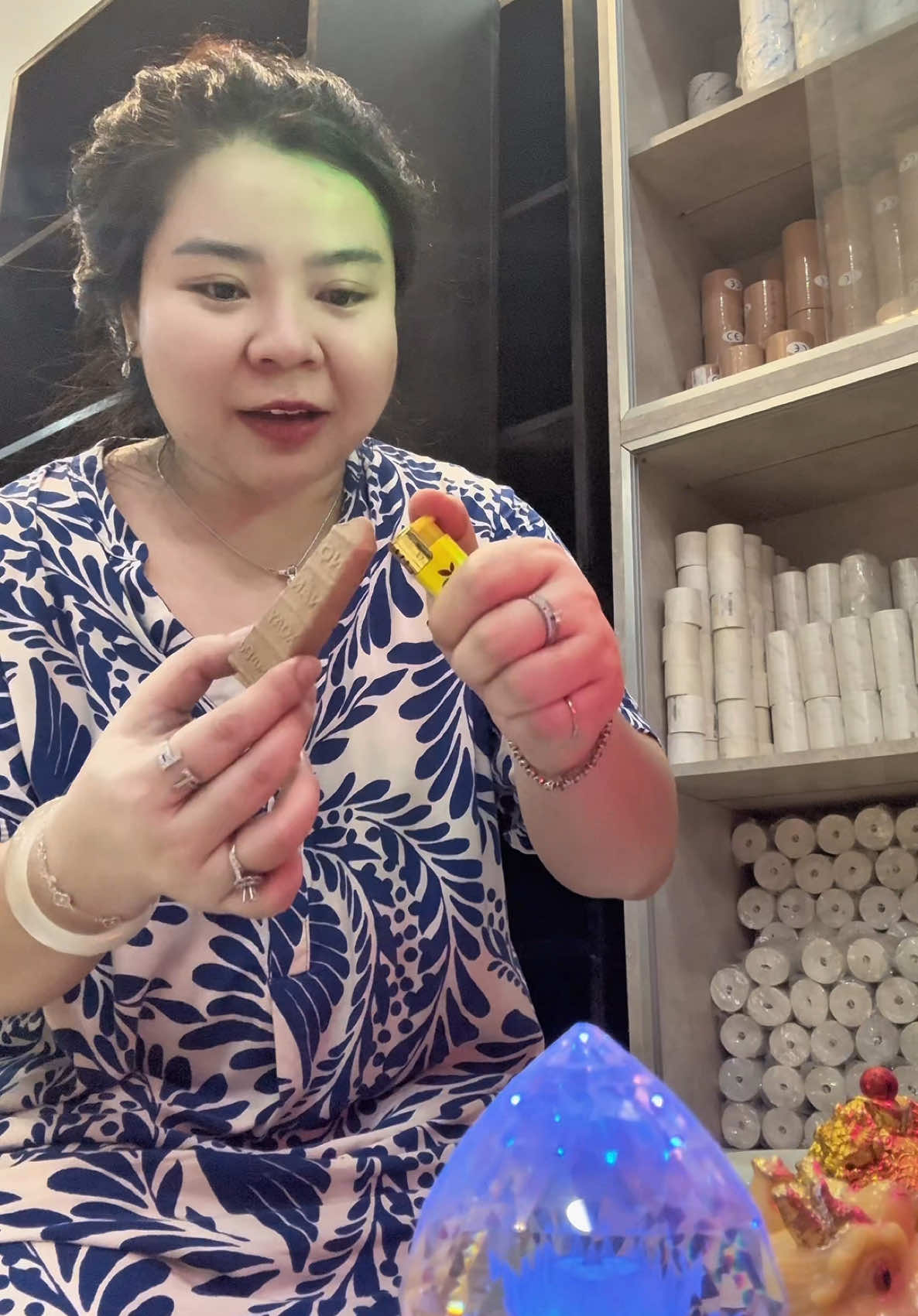 Hy vọng nụ ước nguyện giúp những điều chúng con cầu xin được hiển linh 🌻 #linreview #nuuocnguyen4mat #tlmkt 