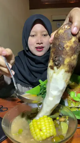 Kriuknya talas mentah #mukbang #asmr #viral #trending #mukbangasmr