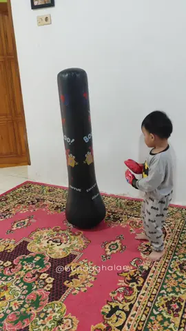 salurkan tenaganya #mainantinjuanak #mainananak #standingbalon #boxingball 