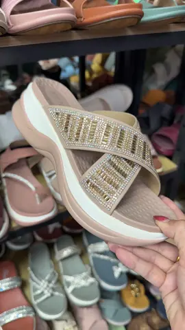 #sandal #slipper #Womenshoes 