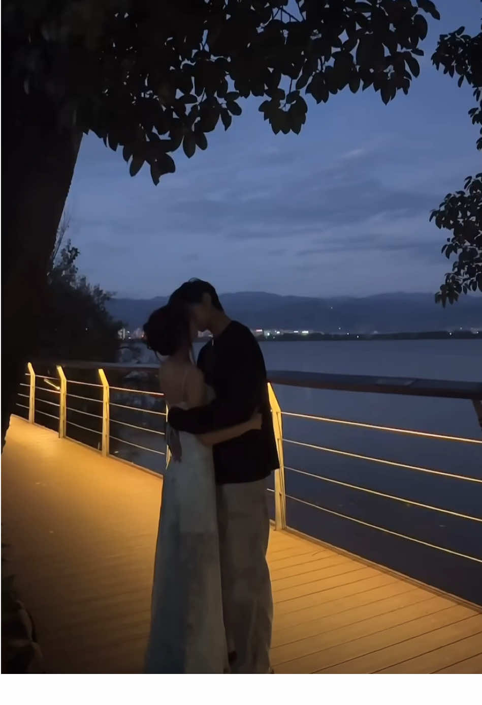 #couple #tinhyeu #kiss #hug #fpy 